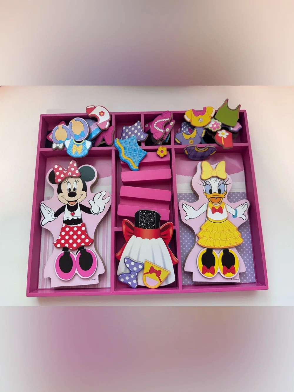 Disney Minnie & Daisy Magnetic Dress-Up Set